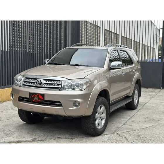 Toyota Fortuner 4x4 Automatico
