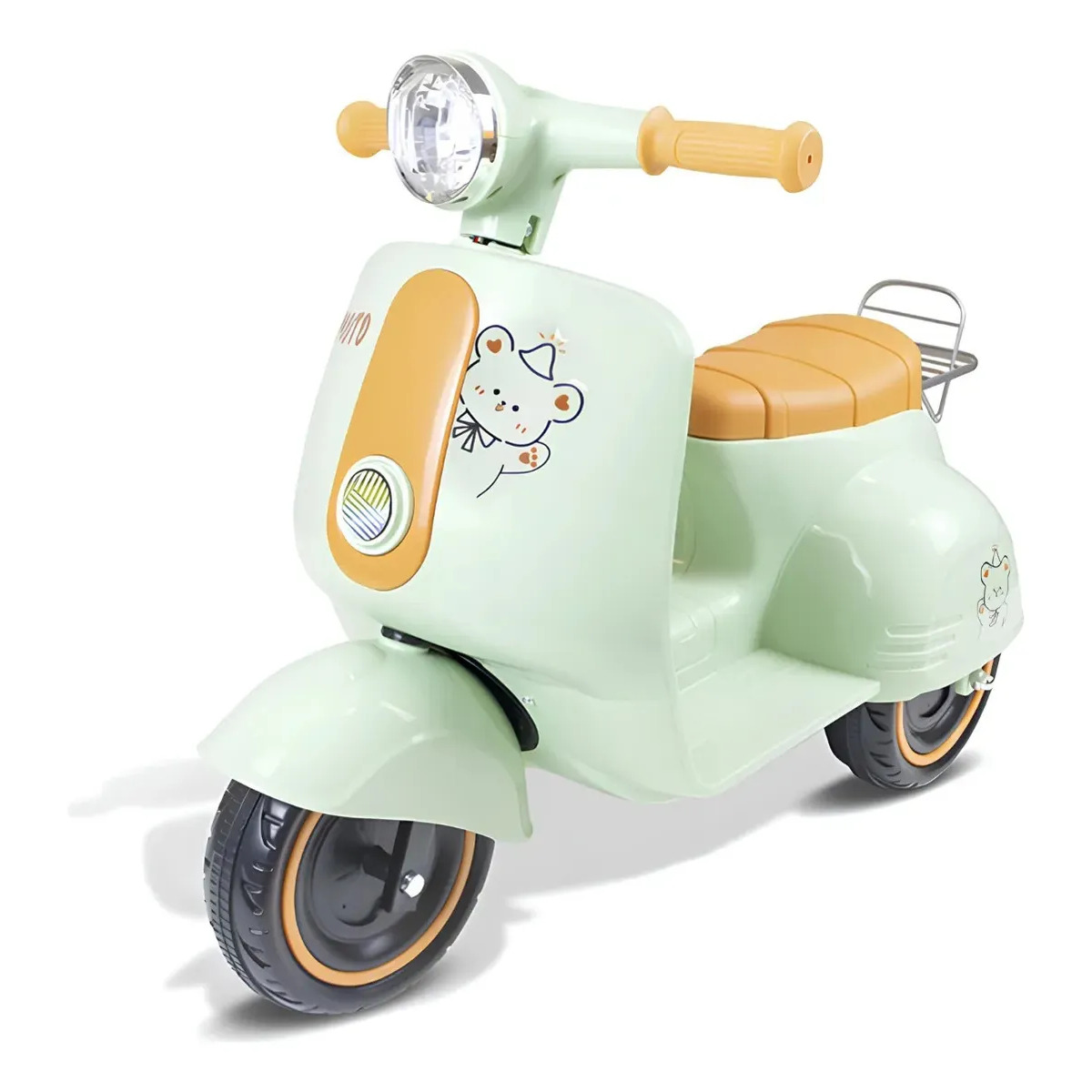 Triciclo infantil elétrico modelo Avespa da marca Pimpi na cor verde claro, com assento bege, farol frontal e adesivos decorativos de urso.