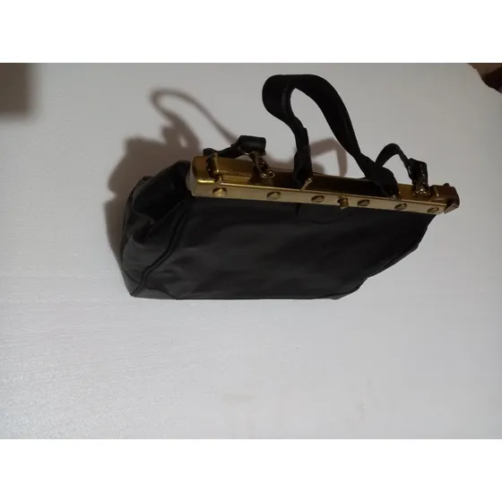 Cartera De Dama De Cuero Con Bronce  Nueva
