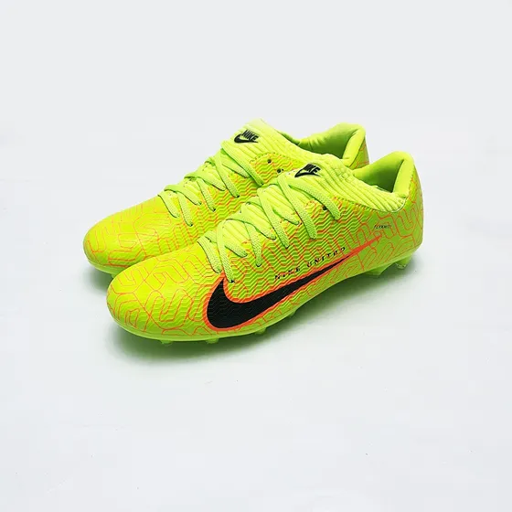 Tacos De Futbol Nike Unitrd 40/45 (tienda)