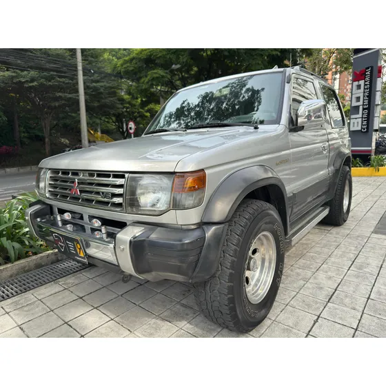 Mitsubishi Montero 3.0 V13