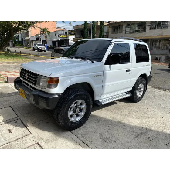 Mitsubishi Montero 2.4 V11