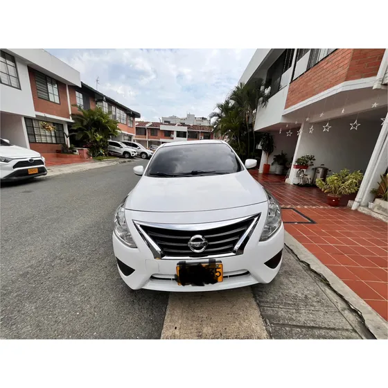 Nissan Versa 1.6 Sense