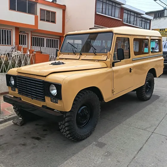 Land Rover Santana 1989 2.5