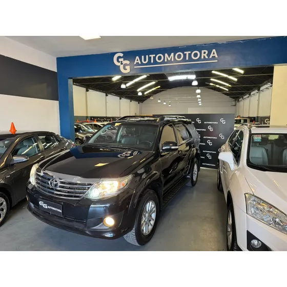 Toyota Hilux Sw4 2.7 Srv Cuero Vvti 4x2 4at 7 Asientos