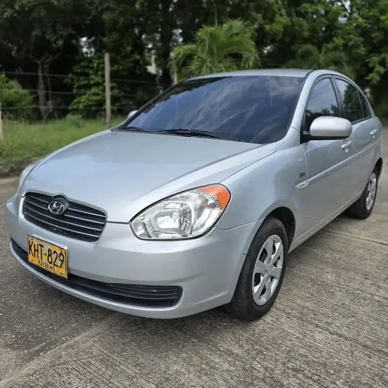 Hyundai Accent 2011 1.6 Gls 4 P