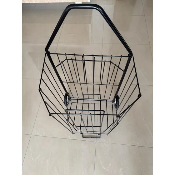 Carrito Para Transportar El Mercado Usado En Perfecto Estado