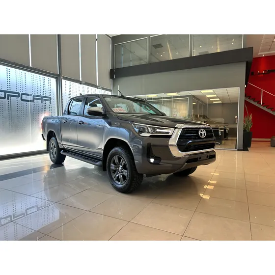 Toyota Hilux Pick-up 2.8 Cd Srv 204cv 4x4