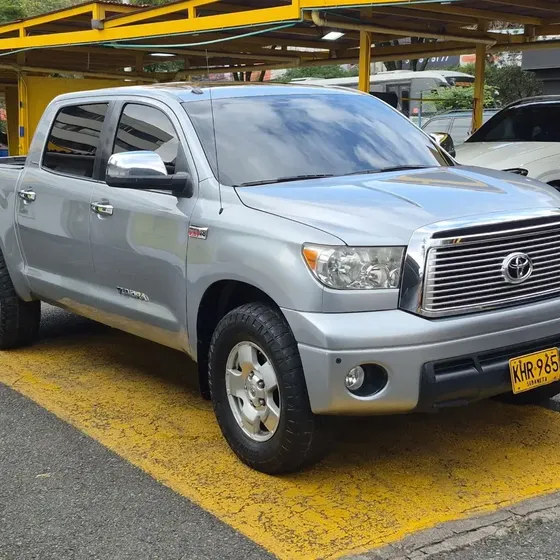 Toyota Tundra 2011 5.7 V8 Limited At 4x4 2011