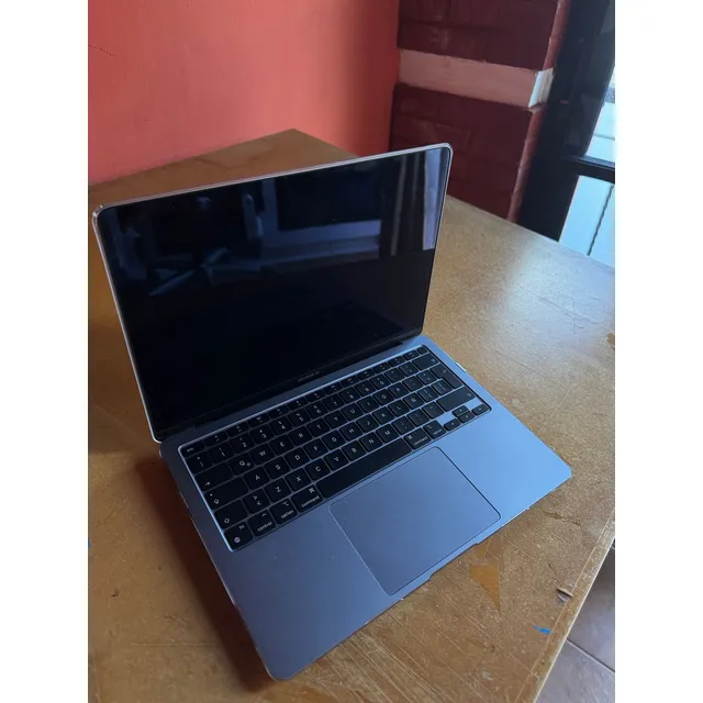 Apple Macbook Air M1 8gb 256gb Plata 13.3 Retina