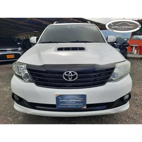 Toyota Fortuner 3.0 Sr5