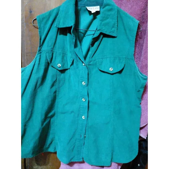Camisa Sin Mangas De Pana Verde Usado Talla M