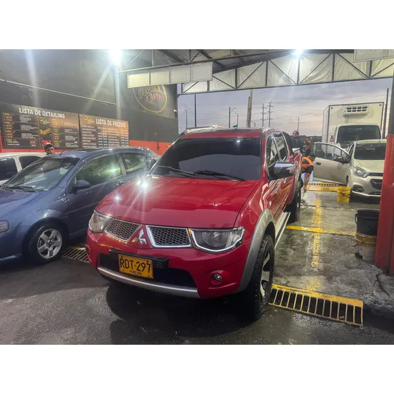 Mitsubishi L200 Sportero 2.5 Superlujo