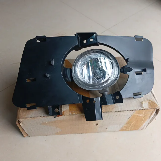 Faro Neblina Mazda 3 Sedan 2.0 Izquierdo 2006 2007