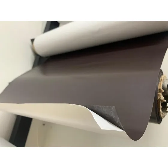Imán Flexible Calibre 15 Con Adhesivo 1 Rollo De 30 Metros