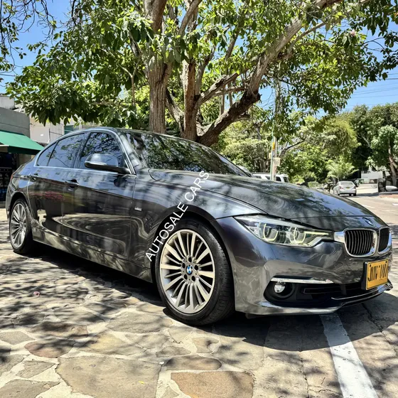 BMW Serie 3 2017 2.0 330i F30 Lci Luxury Line