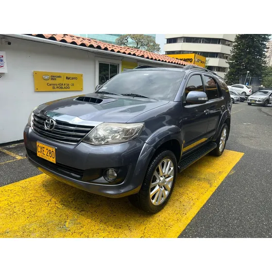 Toyota Fortuner 3.0 Sr5