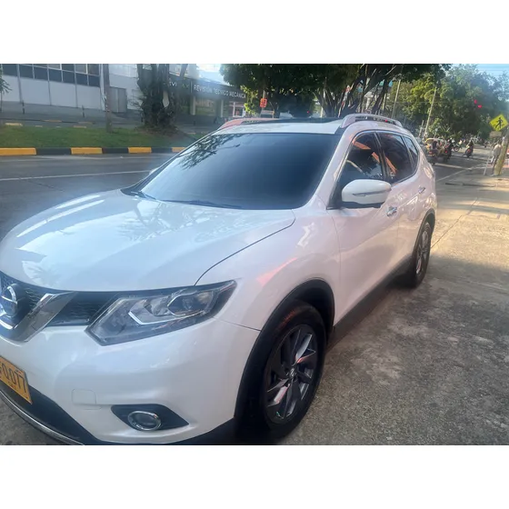 Nissan X-trail 2.5 Exclusive