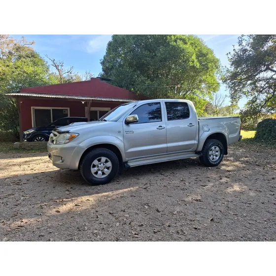 Toyota Hilux 3.0 Cd Srv Cuero Tdi 4x4 5at - A4