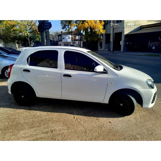 Toyota Etios 1.5 Sedan X
