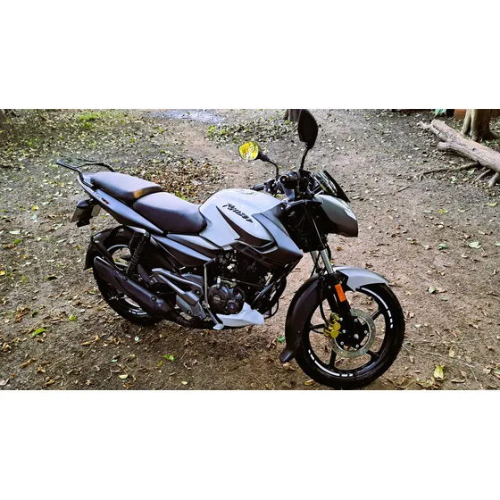 Bajaj Rouser Ns125 - Impecable Estado / 1358km