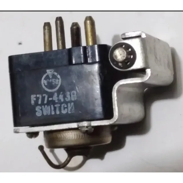 Swicth  F77-4438 .