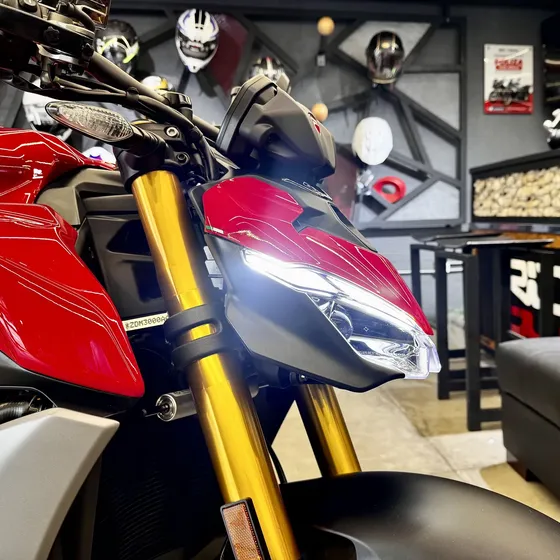 Ducati Streetfighter V2s 2025