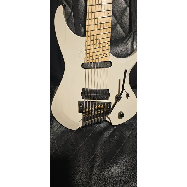 Guitarra Vos Serie Vii, Numero 2, 8 Cuerdas
