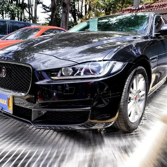 Jaguar Xe 2017 2.0 I4 Prestige