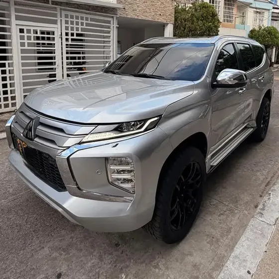 Mitsubishi Montero Sport 2022 2.5