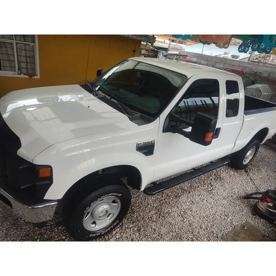 Ford F-350 5.4 Xlt Super Duty Aa Mt