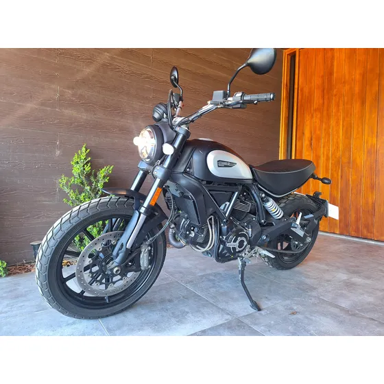 Ducati Scrambler 800cc