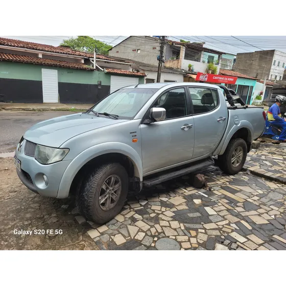 Mitsubishi L200 3.2 Triton Hpe Cab. Dupla 4x4 4p