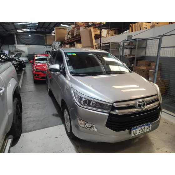 Toyota Innova 2.7 Srv 6at 8a