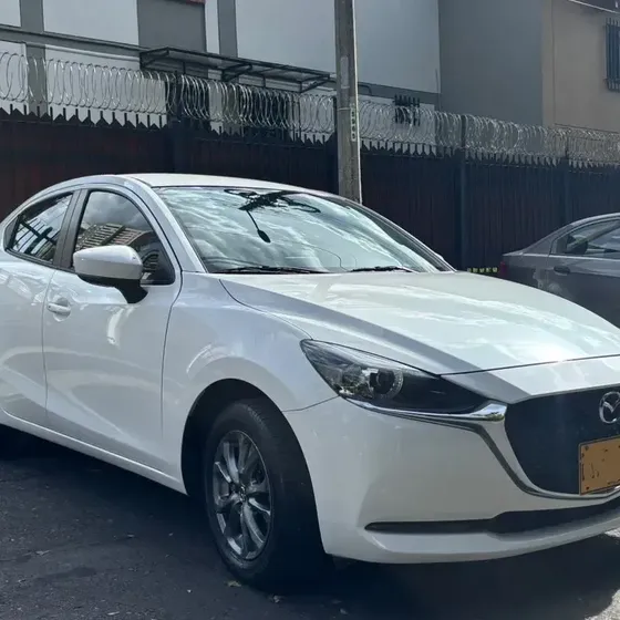Mazda 2 2023 1.5 Touring Sedan Automatico