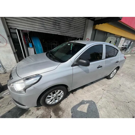 Nissan V-drive 1.6 Mt A/c Audio