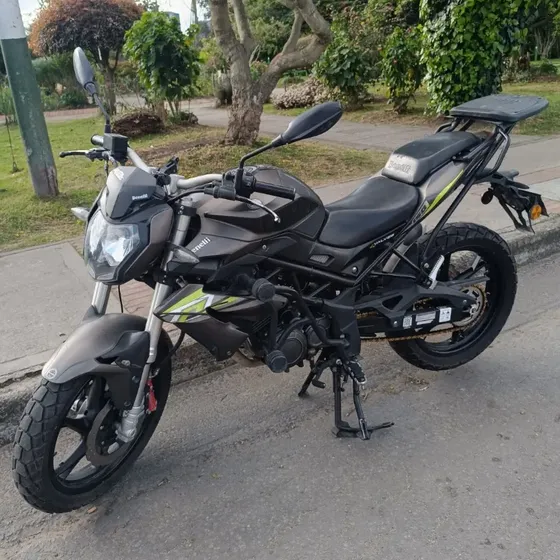 Benelli Tnt 150i 2022 - Color Gris Piedra