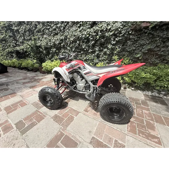 Escape Deportivo Gytr, Llantas Nuevas