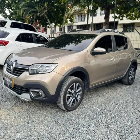 Renault Stepway 2023 1.6 Dynamique / Intens Automática