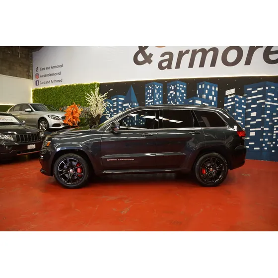 Jeep Grand Cherokee 6.4 Srt-8 Mt