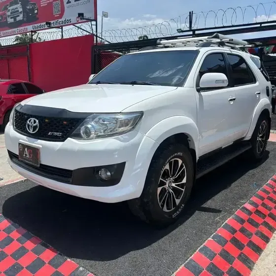 Toyota Fortuner 2015 Sr5 2.7 At 4x2
