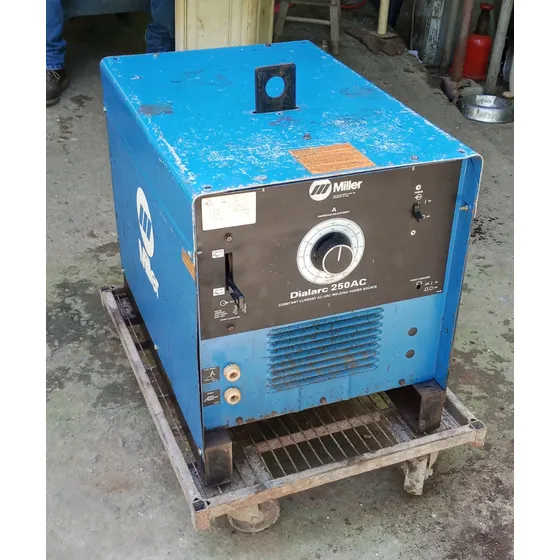 Máquina De Soldar Miller Ac250 220v