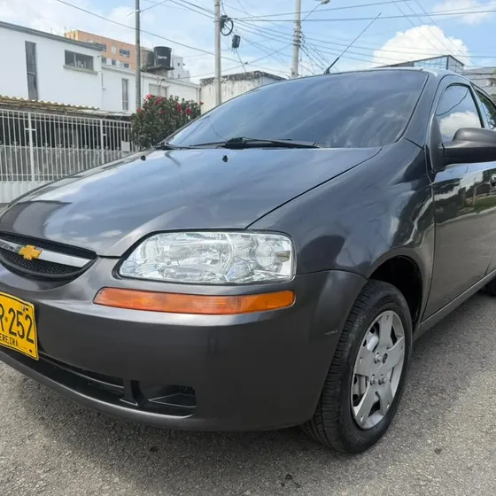 Chevrolet Aveo 2012 1.5 Family
