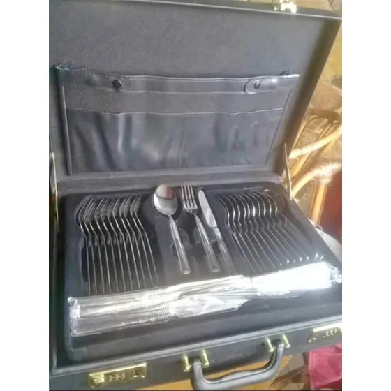 Juego De Cubiertos En Maleta 72 Piezas Marca Stanless.