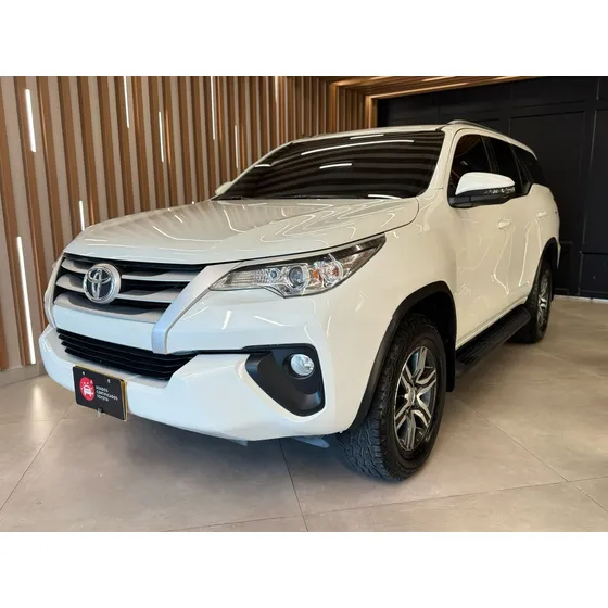 Toyota Fortuner 2.4 Street At 7as