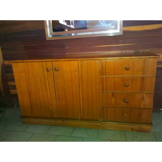 Mueble De Madera Con Gavetas Y Puertas. Chiffonier Usado