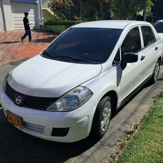 Nissan Tiida 2012 1.8