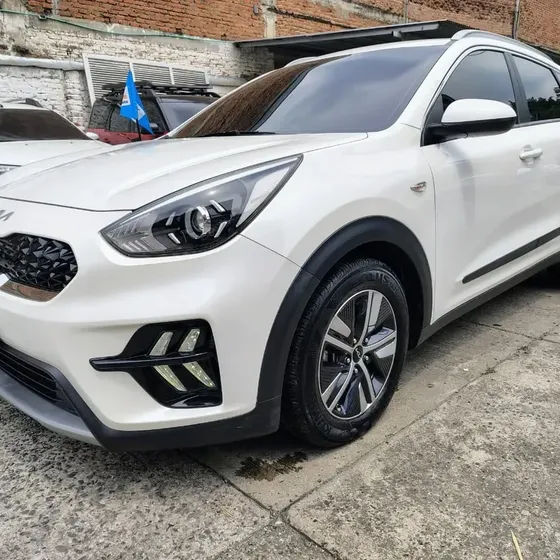 Kia Niro Hibrido 2023 1.6 Hev Desire At