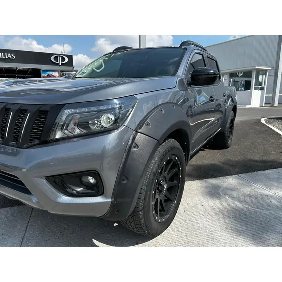 Nissan Frontier 4p Platinum Le L4/2.5 Man