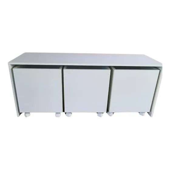 Baú E Mesa P/brinquedos C/rodinhas 100cmx50cmx40cm